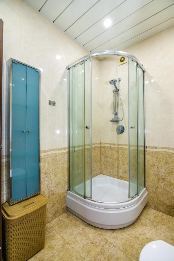Vip Apartment Number One Baku Bagian luar foto