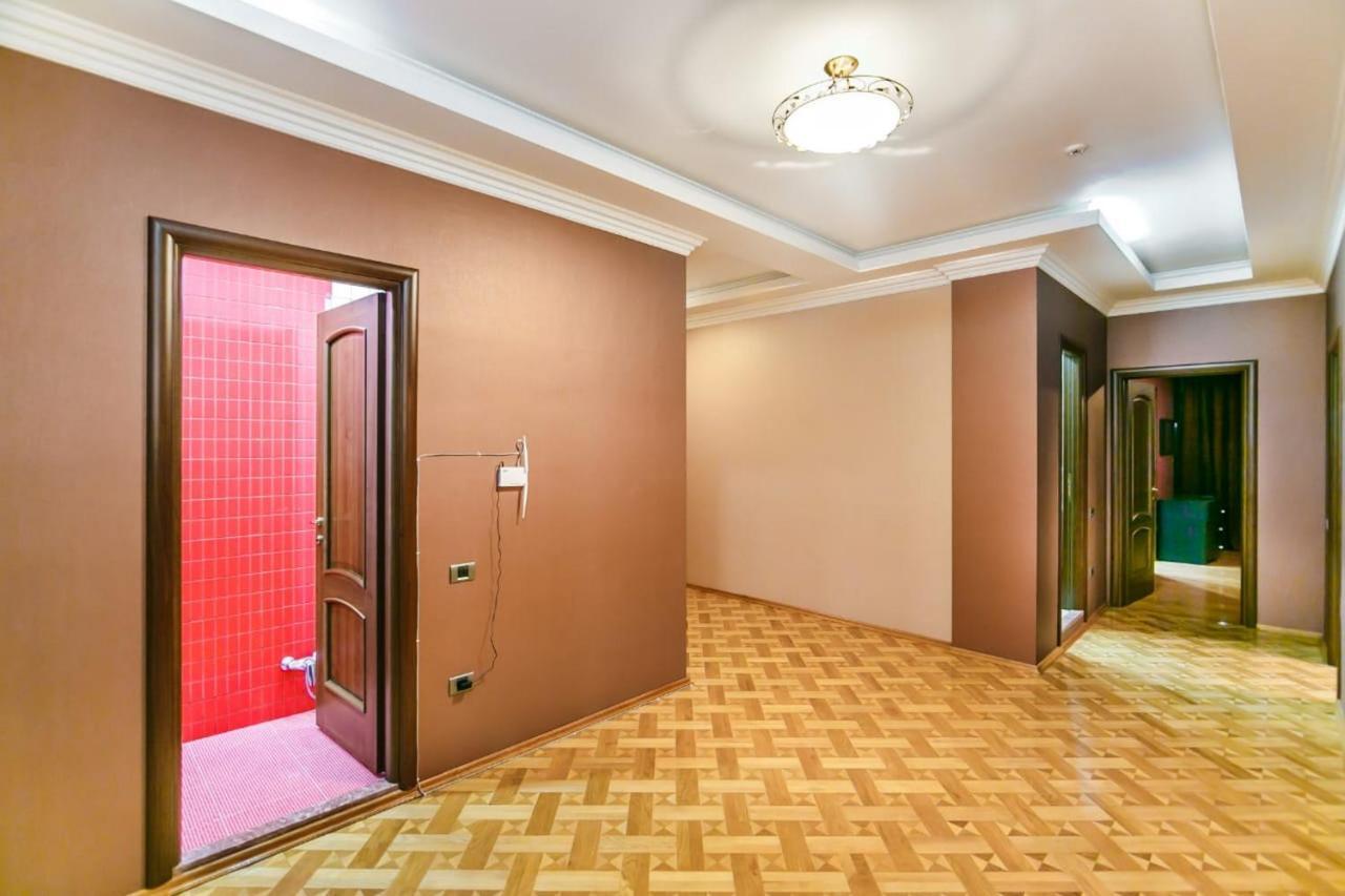 Vip Apartment Number One Baku Bagian luar foto