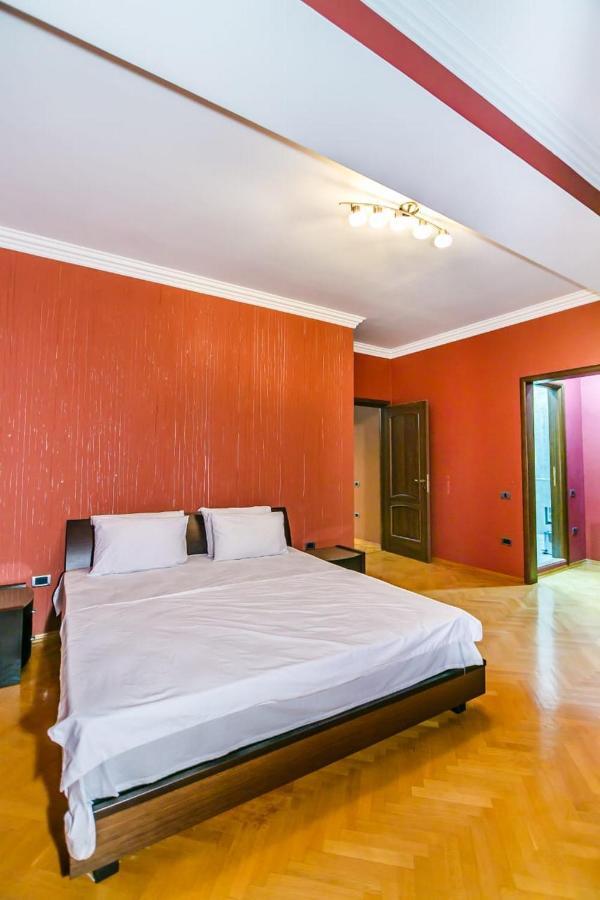 Vip Apartment Number One Baku Bagian luar foto